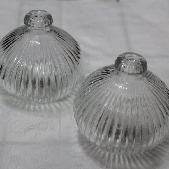 Lot of 2 Vintage Oil Lamps Made in Austria - Picture 1 of 7
